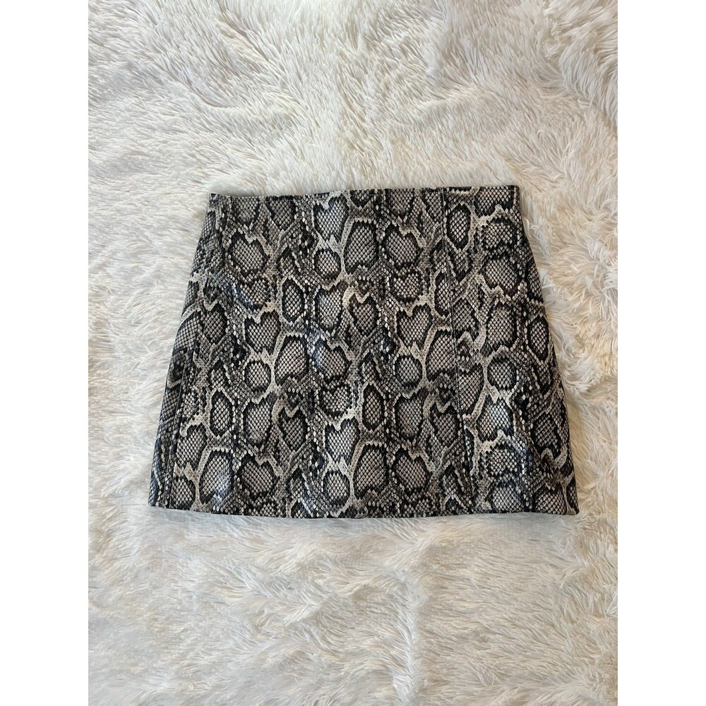 NWT OLIVACEOUS Faux Leather Snakeskin Mini Skirt Python Print Grey Size S
